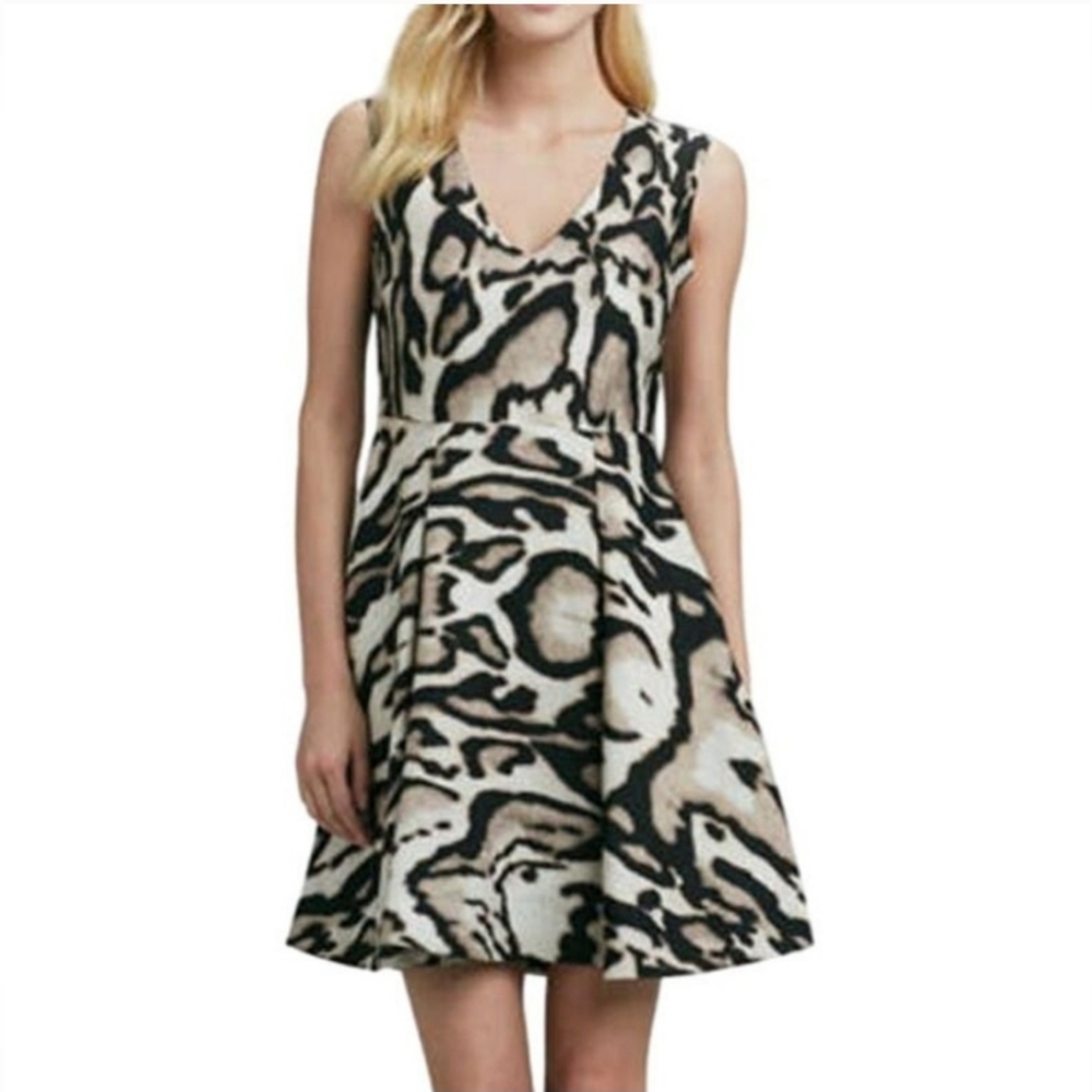 Diane Von Furstenburg Wool Silk Blend Print V Neck Fit n Fare Dress Sz 2 Brown